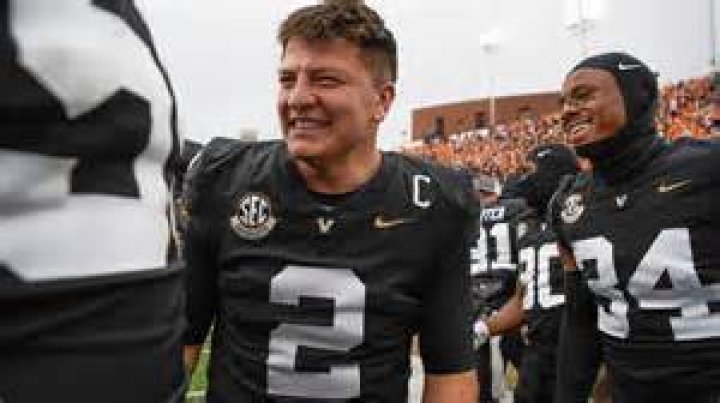 26-Year-Old Quarterback Just Retired From Football Due To A Lack Of Desire Keep Playing