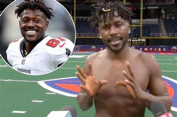 Antonio Brown's Phone May Have Stopped Him From Getting $30 Million