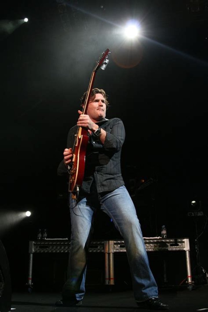 Charlie Burchill Net Worth | Celebrity Net Worth