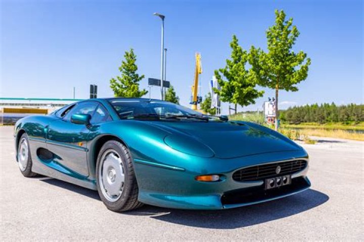 A Classic Jaguar XJ220 Is Going Up For Auction