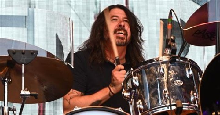 How Dave Grohl Went From Aspiring Punk Rocker To $280 Million Rock Star