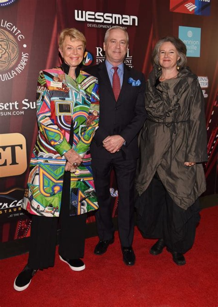 Donna Macmillan Net Worth | Celebrity Net Worth