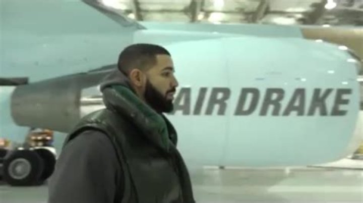 Drake Shows Off Incredible Brand New "Air Drake" $100 Million Private Jet