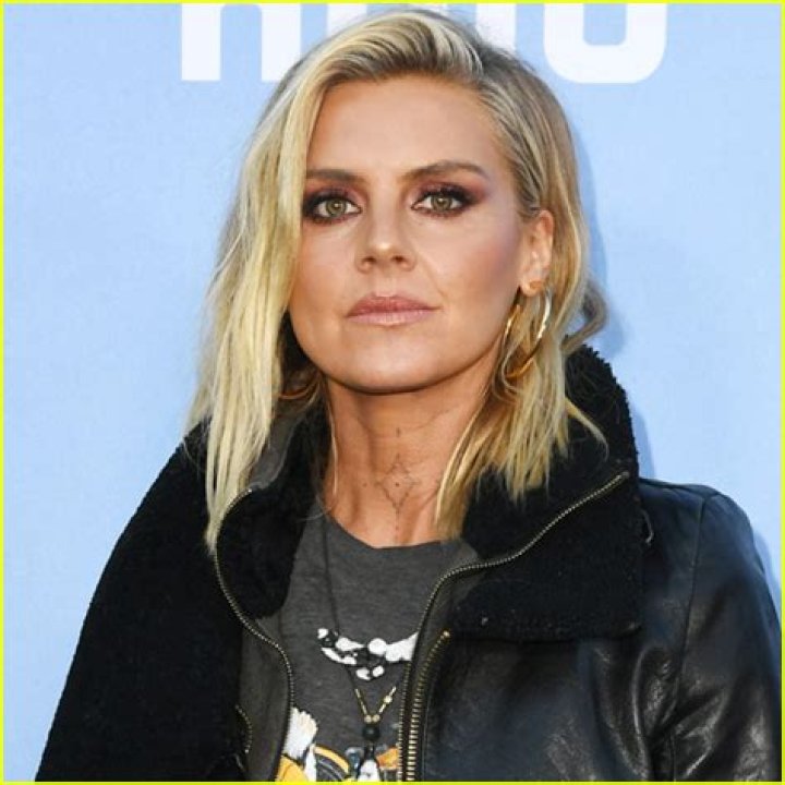 Eliza Coupe Net Worth | Celebrity Net Worth