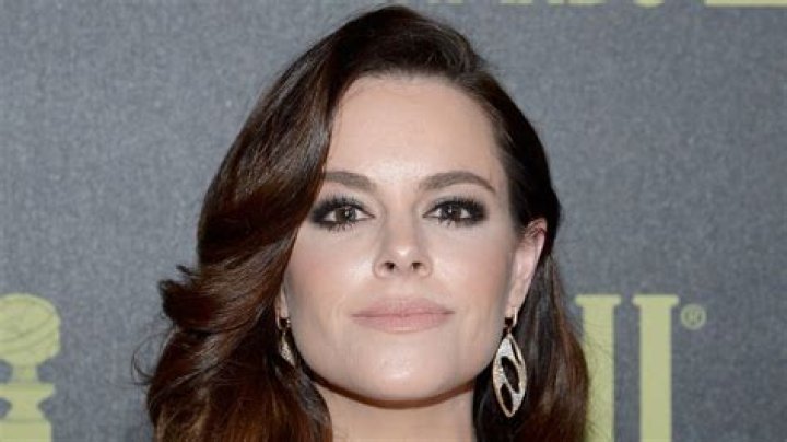 Emily Hampshire Net Worth | Celebrity Net Worth