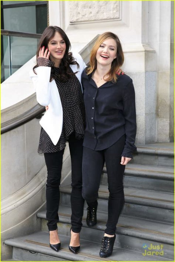 Holliday Grainger Net Worth | Celebrity Net Worth