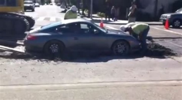 Impatient Rich Guy Destroys $90,000 Porsche 911 in 10 Seconds Flat
