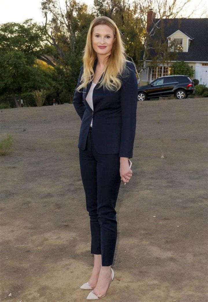 Isabel Adrian Net Worth | Celebrity Net Worth