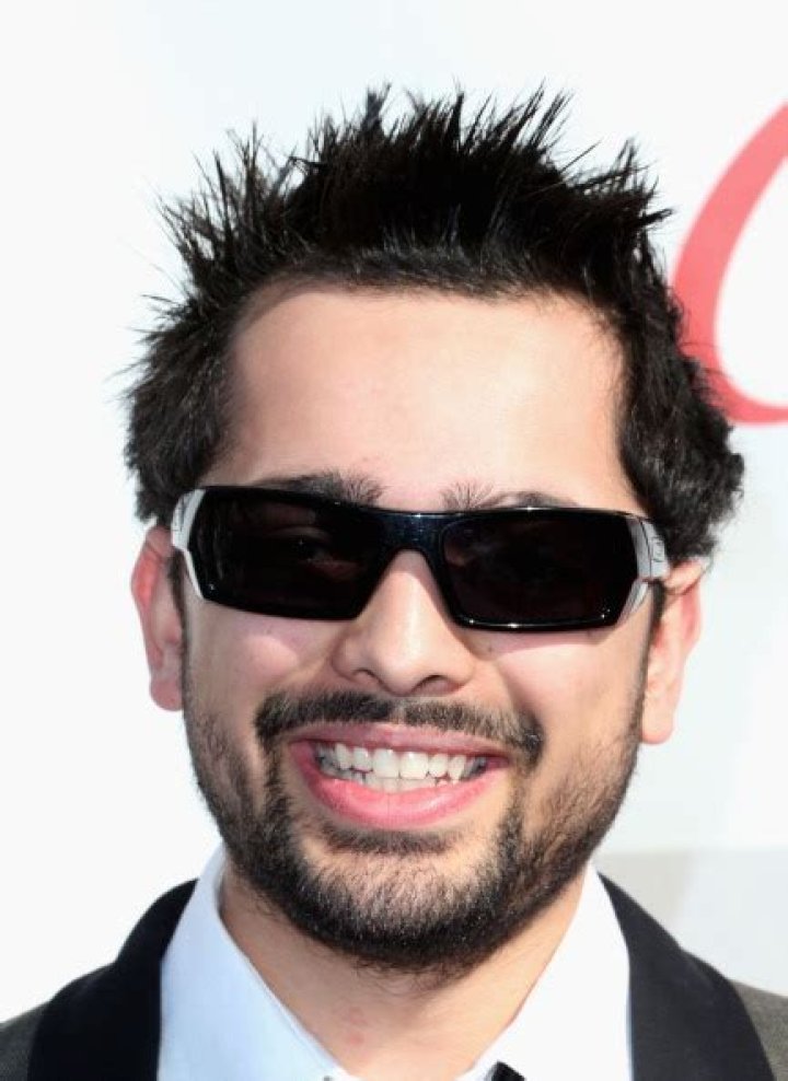 Joe Penna AKA MysteryGuitarMan Net Worth