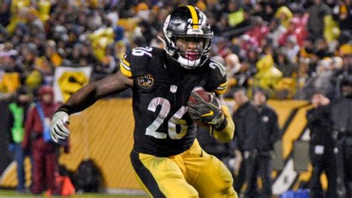 Le'Veon Bell Has Now Given Up More Money Than Any Other Running Back Will Make This Season