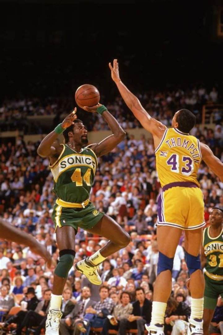 Michael Cage Net Worth | Celebrity Net Worth