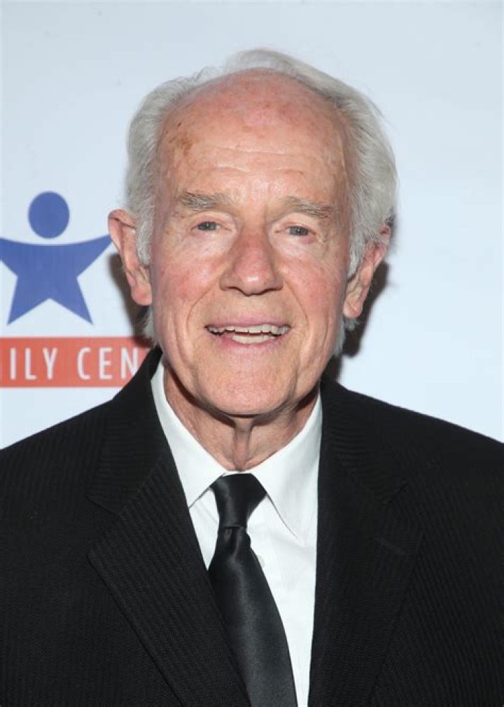 Mike Farrell Net Worth | Celebrity Net Worth