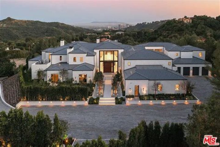 Moroccan Prince Gets $12.5 Million For Beverly Hills Home