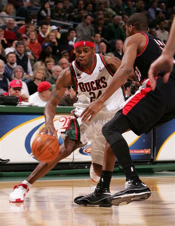 After Retiring From The NBA, Desmond Mason Has Become An All-Star...In The Art World???