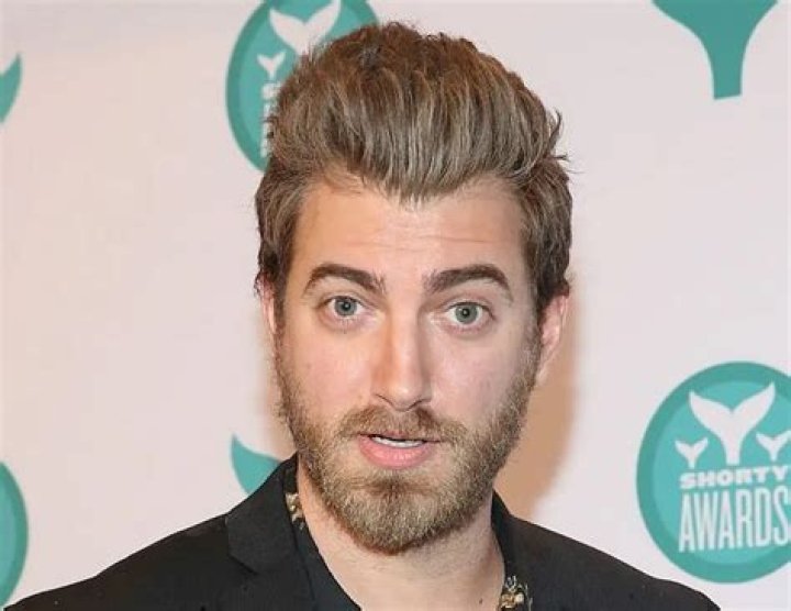 Rhett McLaughlin Net Worth | Celebrity Net Worth