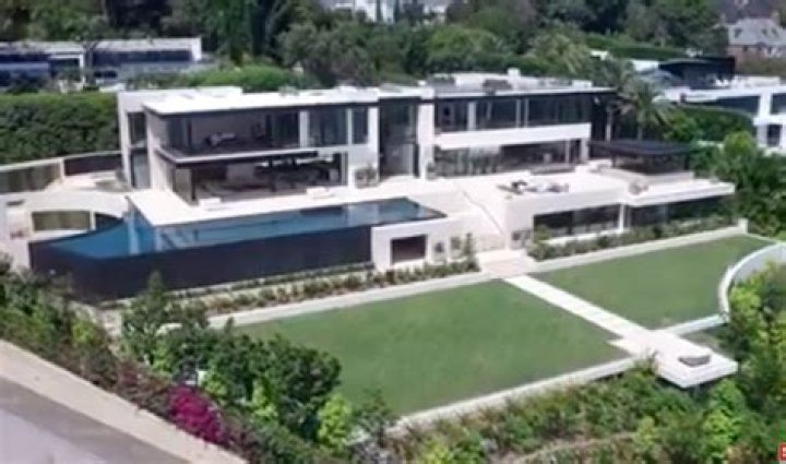 The Celebrity Plastic Surgeon And His $180 Million Spec Mansion Which Is Now For Rent